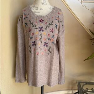 NWT Grace & Lace Embroidered Thermal